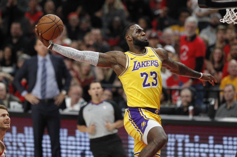 Lebron mora još da TRENIRA Lejkerse, Portland prejak (VIDEO)