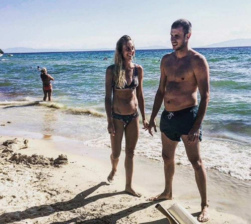 Srpski košarkaš razveo se posle samo devet meseci, a onda je upoznao ovu fatalnu plavušu! Prvo su se krili, sada imaju dvoje dece! (FOTO)