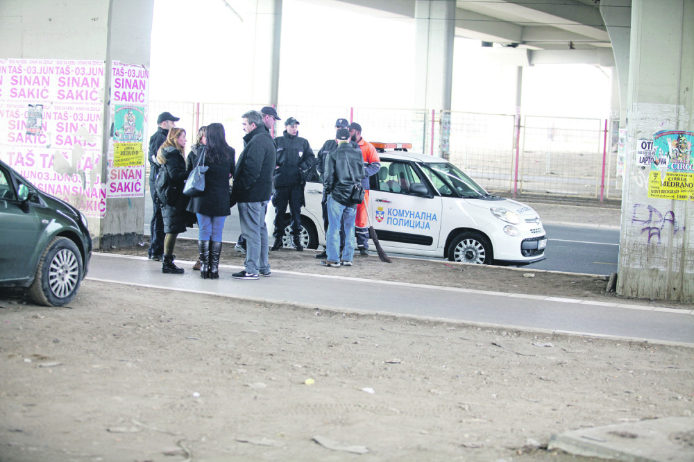 Dva policajca upucana iz sačmare