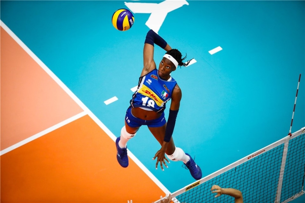 Srpkinje, čuvajte se u finalu, ova ITALIJANKA JE PRAVI RAMBO, skače i razbija kao ODBOJKAŠ!