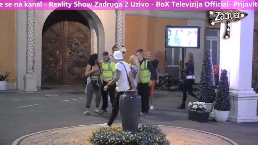 Sva je plava, u podlivima, izgrebana, treba da primi tetanus pod hitno!