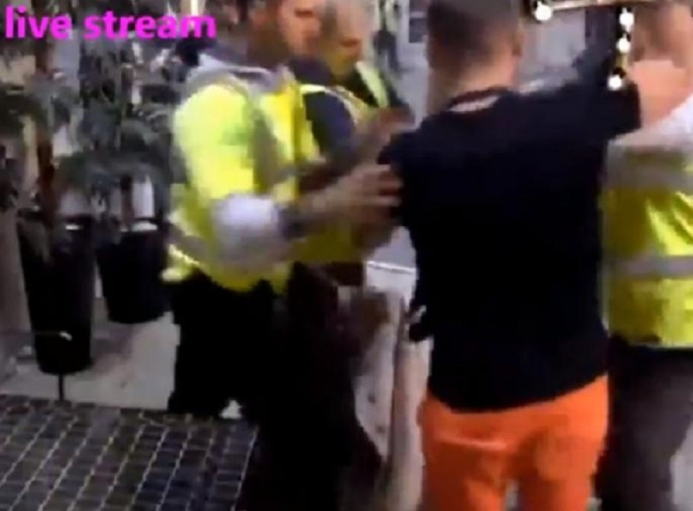 TUČA U ZADRUZI SE NASTAVILA, MUŠKARAC UDARIO NA ŽENU! Gađali se, letelo staklo, krv curi!