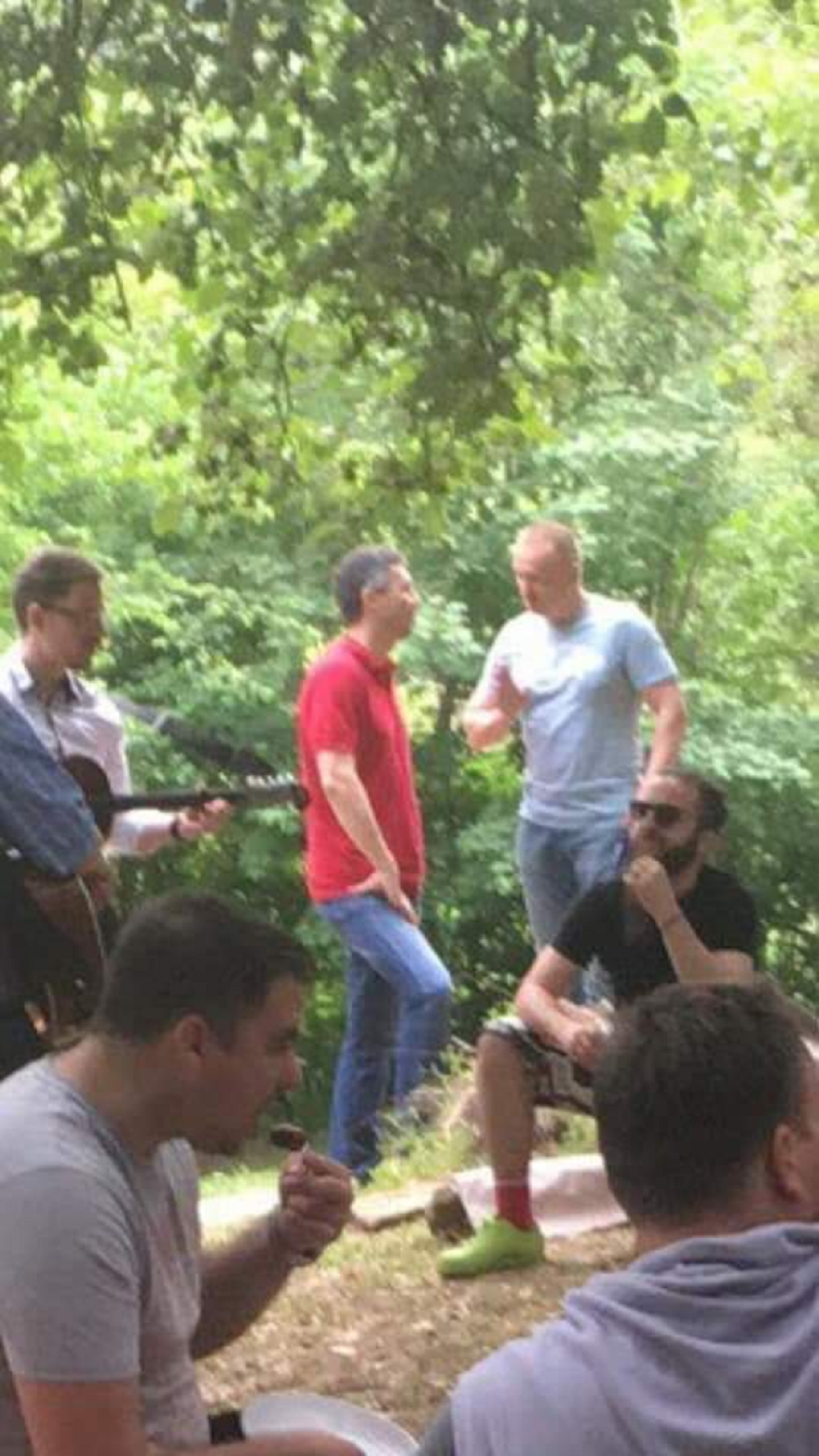 Đilasov tim bilding uz roštilj!