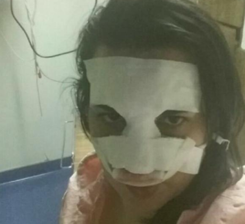 Ćerka naše čuvene glumice krvnički je pretučena pre 3 godine: Sada je SKINULA ZAVOJE i pokazala svima kako izgleda!