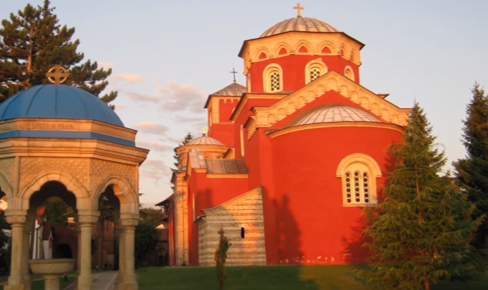 Znate li zašto je jedino manastir Žiča CRVENE BOJE? Odgovor se krije u 13. VEKU!