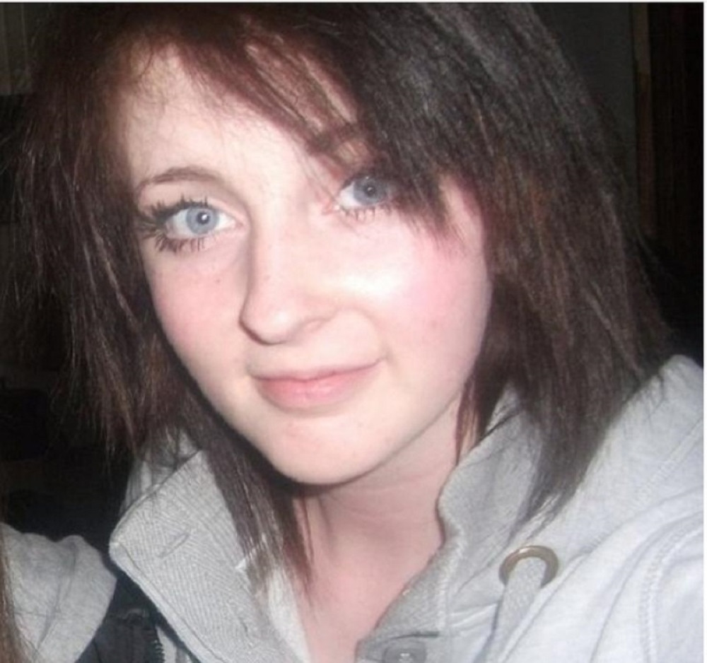 Mladić (15) odveo devojku u šumu i kamenovao je na mrtvo ime! Neverica je usledila kada je priznao ZAŠTO JE TO URADIO!