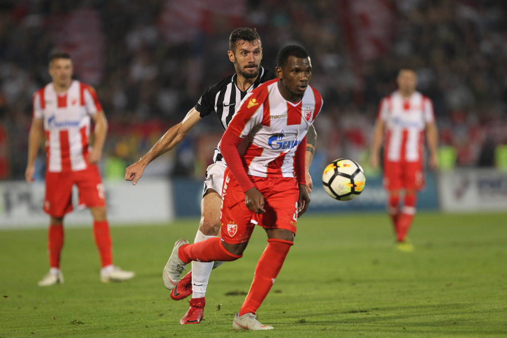 Ben se moli za muslimane koje je pobio terorista u džamiji! (FOTO)