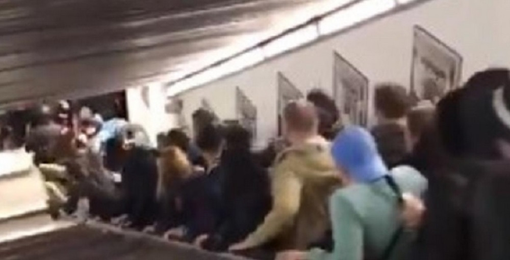 Strava i užas u rimskom metrou, ruski navijači popadali sa pokretnih stepenica, 20 povređenih! (VIDEO)