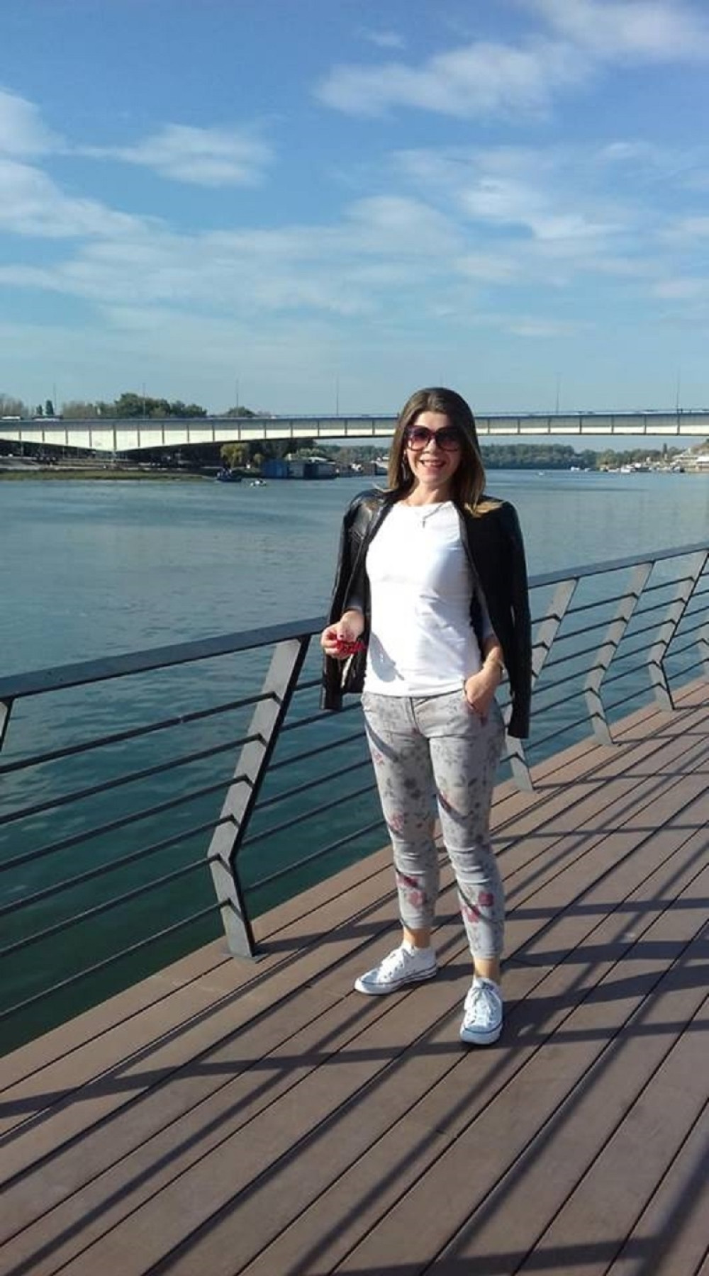 Kriva sam jer grlim majku dok ljubi svoje mrtvo dete, a onda to isto dete odguram u mrtvačnicu! (FOTO)