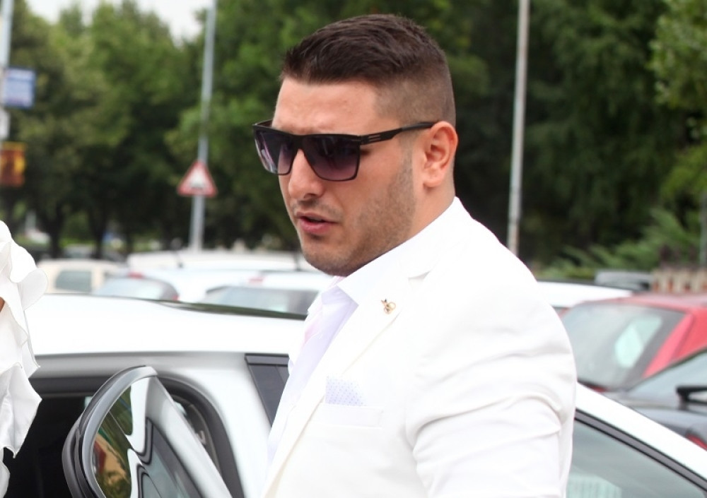 ZAVRŠENA OPERACIJA DARKA LAZIĆA Ana Sević u suzama napustila bolnicu! Lekari planiraju da mu izvade bubreg, uspeli da zaustave unutrašnje krvarenje?!