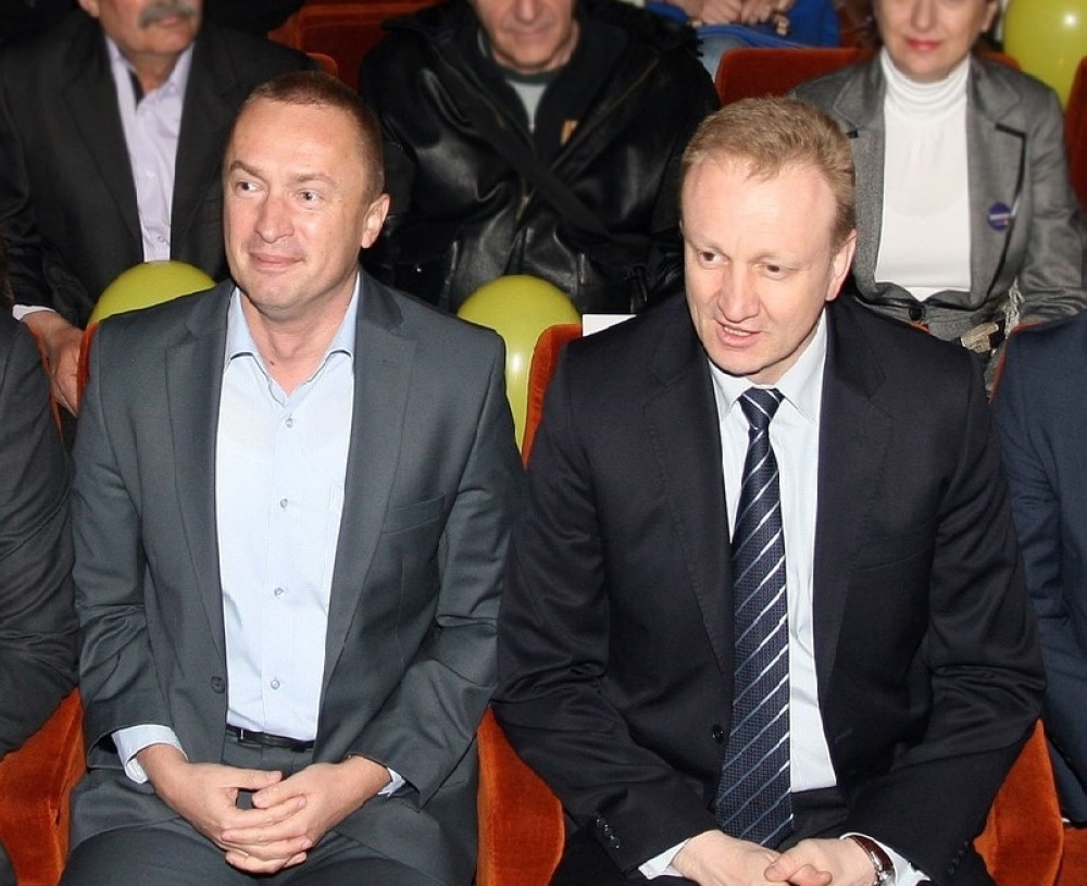 Brukaju se i jedni i drugi, sramota je šta se priča i radi!