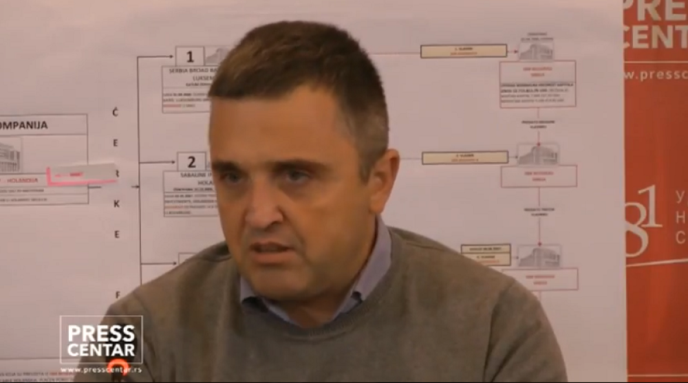 Tajkun zatvara novine i tera urednike u zatvor! (VIDEO)