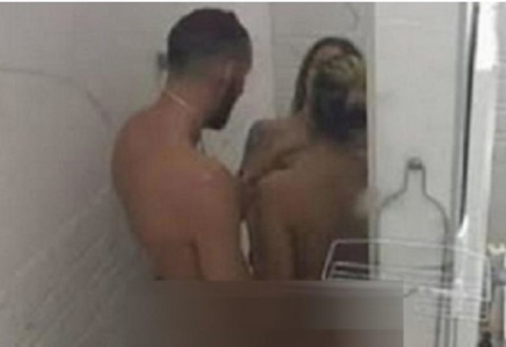 TROJKA UŽIVO U ZADRUZI Poskidali se pa ušli u tuš kabinu! Ovako nešto Srbija nije videla! (VIDEO)