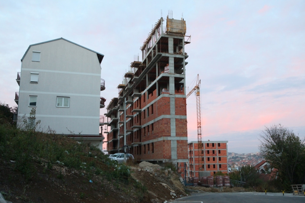 Najuža zgrada je nelegalan objekat i može odmah da se ruši (GALERIJA)