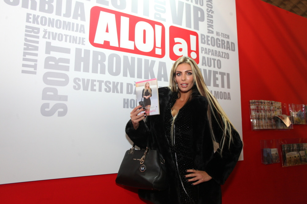 "ODLIČNO ZARAĐUJEM OD PISANJA KNJIGA" A evo koliko dugo Ava nije imala se*s! IZNEVEROVAĆETE