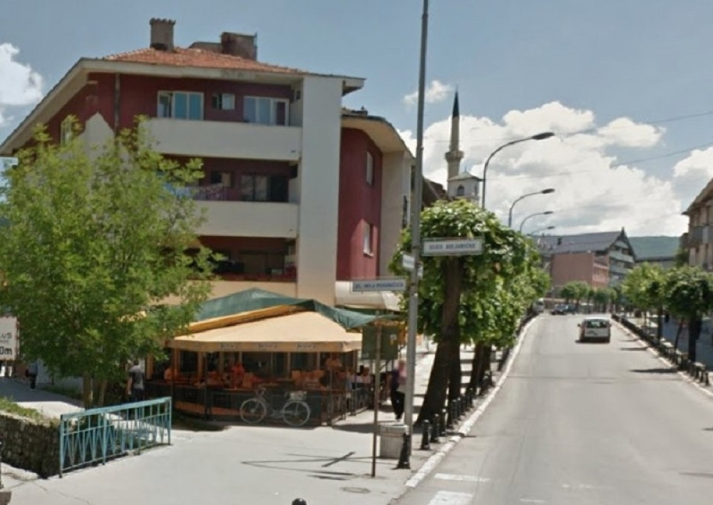 Crnogorci se stide ujedinjenja sa Srbijom, dok goste i čašćavaju Haradinaja