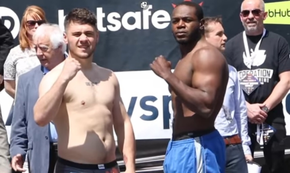 Čudovište među nogama! Bokser pozirao za meč, žene izgubile glavu kad se skinuo u gaće i pokazao penis! (FOTO+VIDEO)