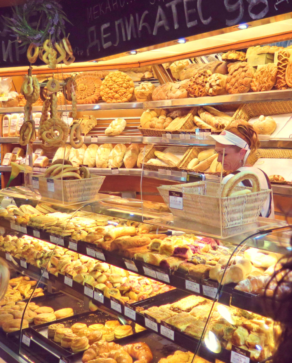 "Bubašvabe gmižu preko sendviča, a ja se HVATAM ZA GENITALIJE, pa nastavim da mesim" Posle ovih reči nikada više nećete jesti napolju!