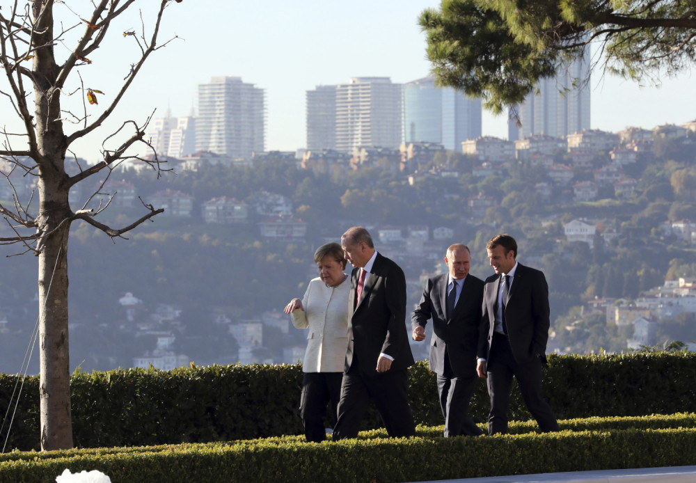 Stvara se savez zbog kog će svi biti u pripravnosti! Makron obavlja odlučujući razgovor sa Putinom!