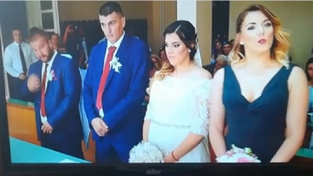 Nikolu su pitali da li želi da stupi u brak, a njegov odgovor je nasmejao sve svatove (VIDEO)