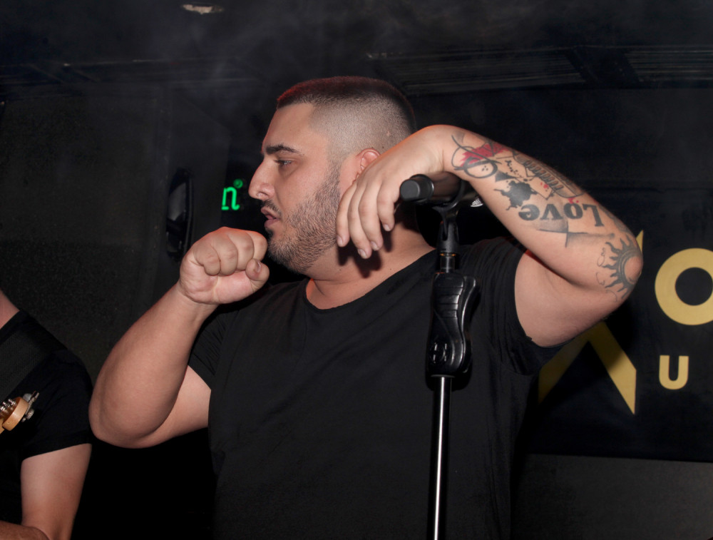 Ovako je Darko Lazić izgledao kad se prvi put pojavio na televiziji!