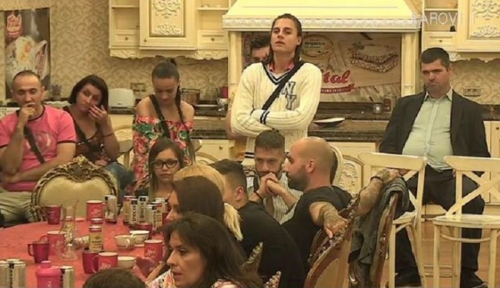 ON IMAO 25, ONA 63 GODINE! Sek*ao se sa starijom ženom, učesnici pozeleneli kada je počeo da priča detalje!