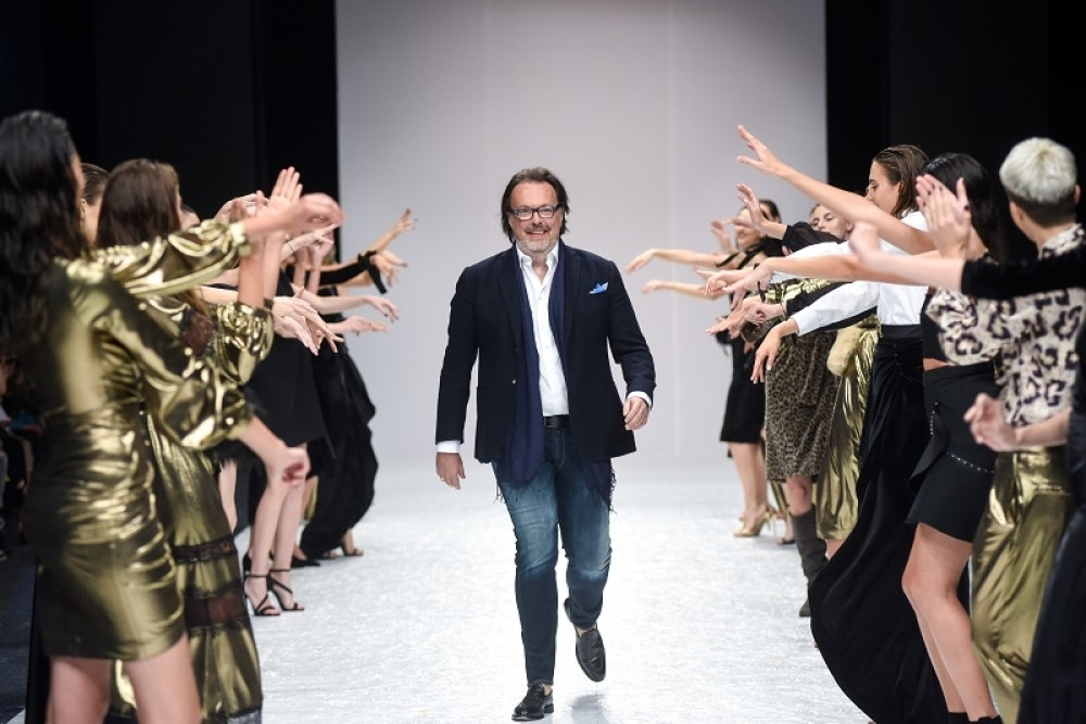 Modni dizajner Igor Todorović oduševio novom kolekcijom „Deconstructed“!