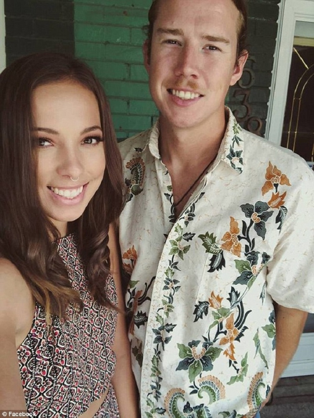 Bračni par kupio igricu za 2 evra, a onda su u kutiji pronašli pravo BLAGO! (FOTO)