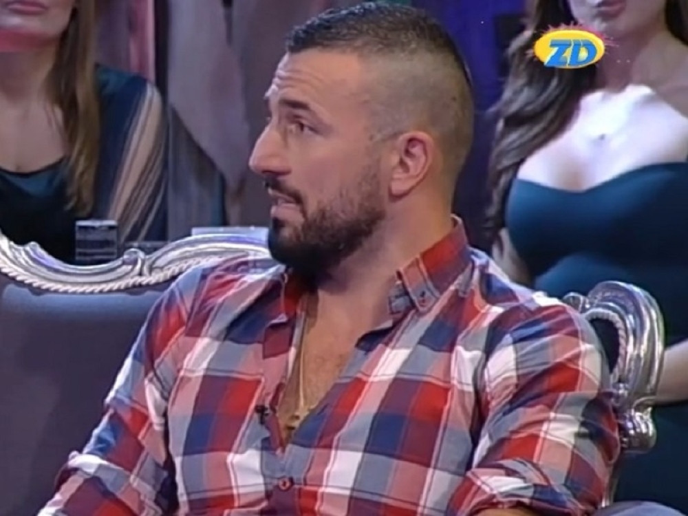 Vladimir Tomović je gej, njegova devojka sve ispričala: "Imali smo jednom se*s i trajao je dva minuta!"