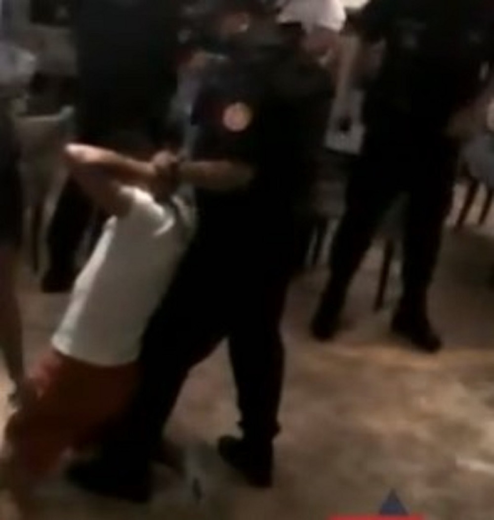 Isplivao snimak zverskog iživljavanja policajaca u Ulcinju (VIDEO)