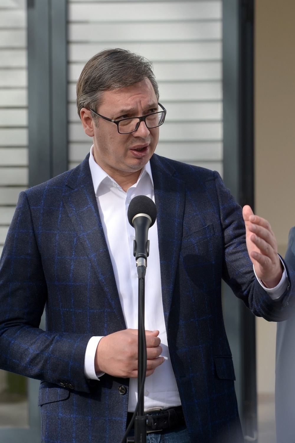 "Ne mogu ni dva čoveka da nađu da ih kandiduju, pa su im izbori nelegalni"