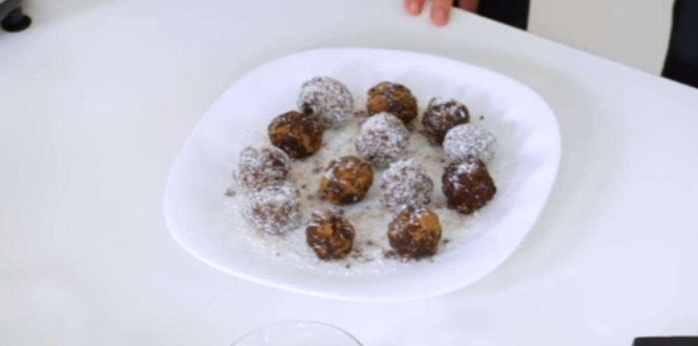 NEPODNOŠLJIVO DOBAR KOLAČ Brzo se sprema, a još brže jede! (RECEPT)