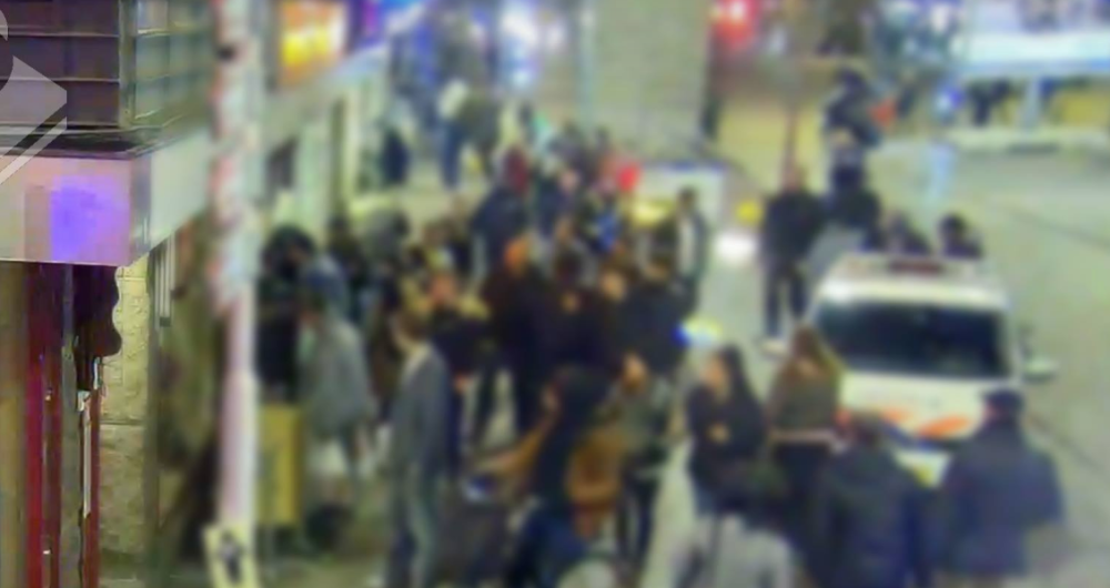 Zgroženi policajci nisu mogli da veruju šta vide ispred lokala u kojem se čovek borio za život