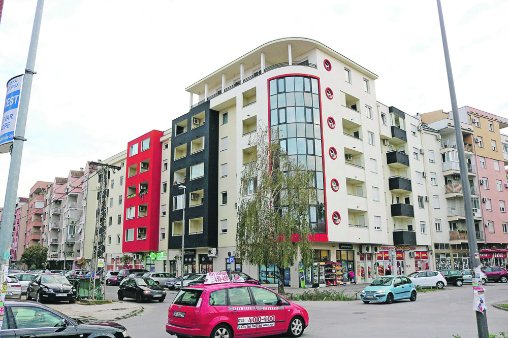 U Novom Sadu osvanuli natpisi "Trg republike Vojvodine"