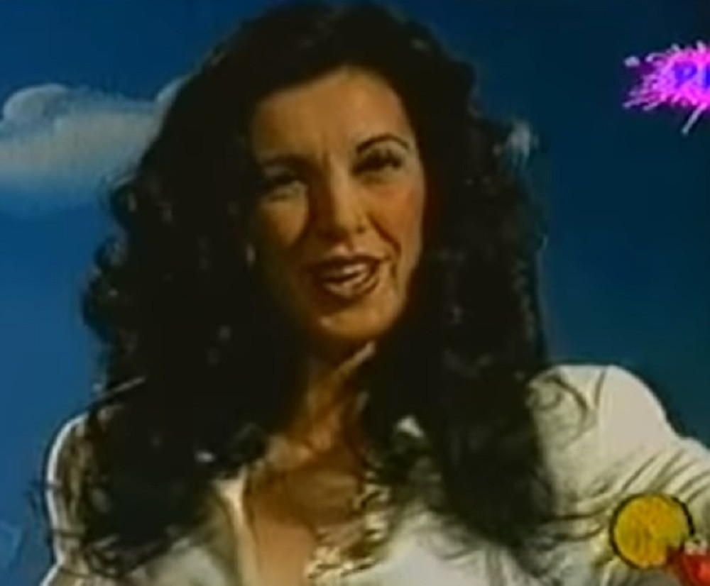 Bila je velika zvezda u Srbiji, a onda je postala ISCELITELJ I BELI MAG! Danas je ne biste prepoznali! (FOTO)