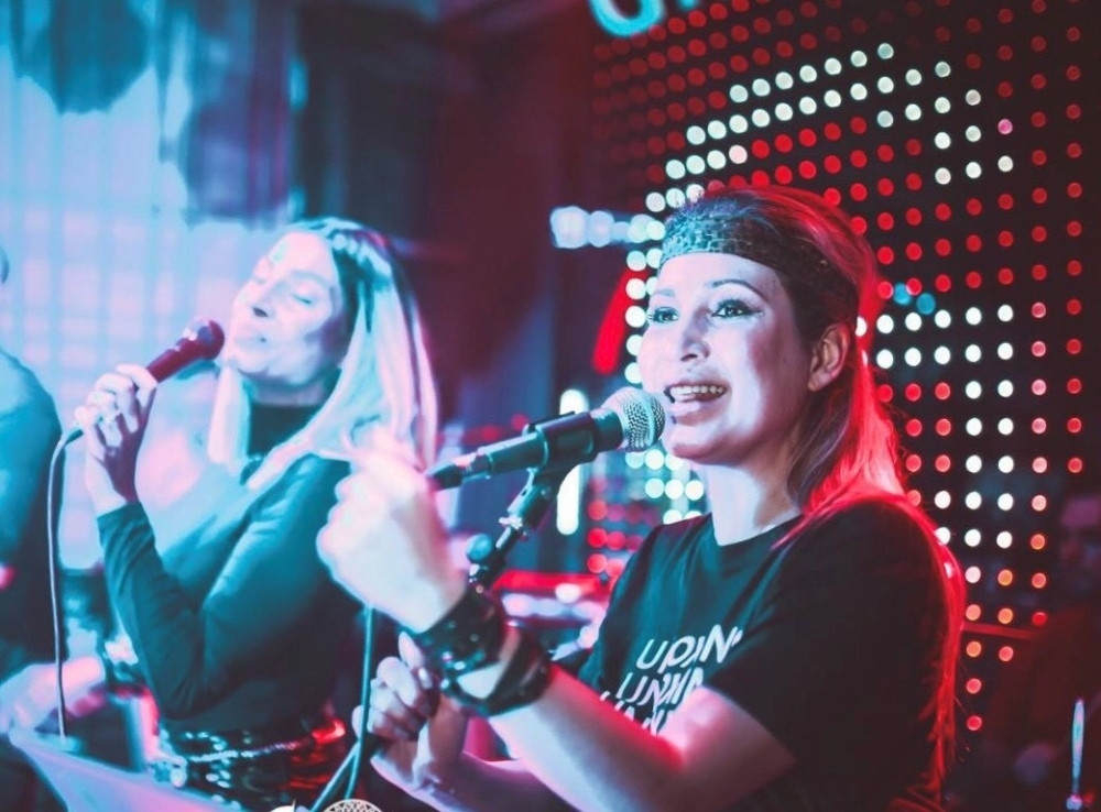 Dunja POKIDALA svetski hit i to na sceni "Granda"