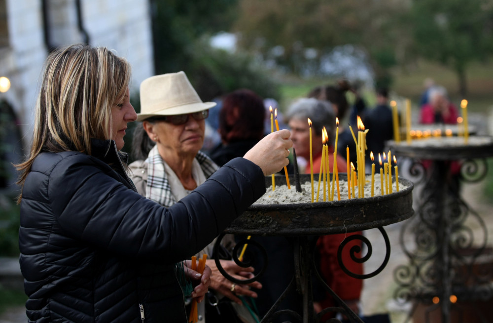 Devojke će sanjati budućeg muža, a evo šta će se desiti ako na ovaj dan operete kosu!