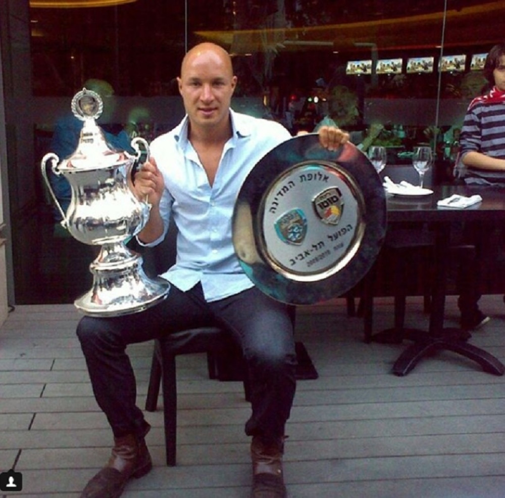 Fudbaleri osumnjičeni za organizovani kriminal! Preprodavali stanove preminulih po Beogradu, pa zgrnuli 30 miliona