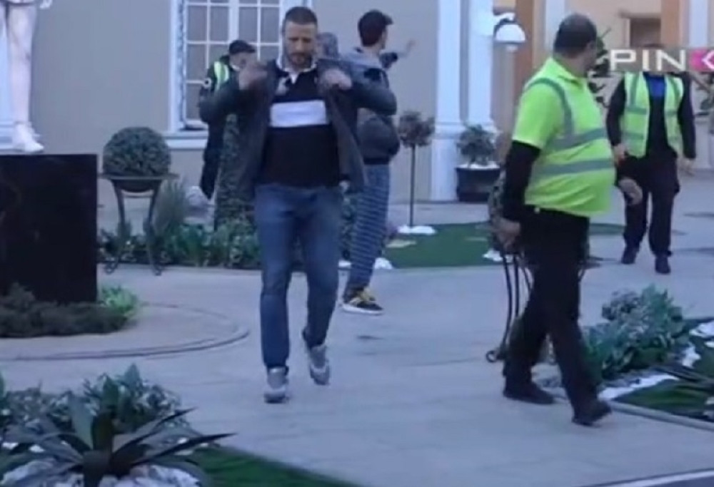 VELIKI ŠEF ŽESTOKO KAZNIO NEMANJU: Pozliće mu kada čuje koliko mora da plati zbog prebijanja Brendona