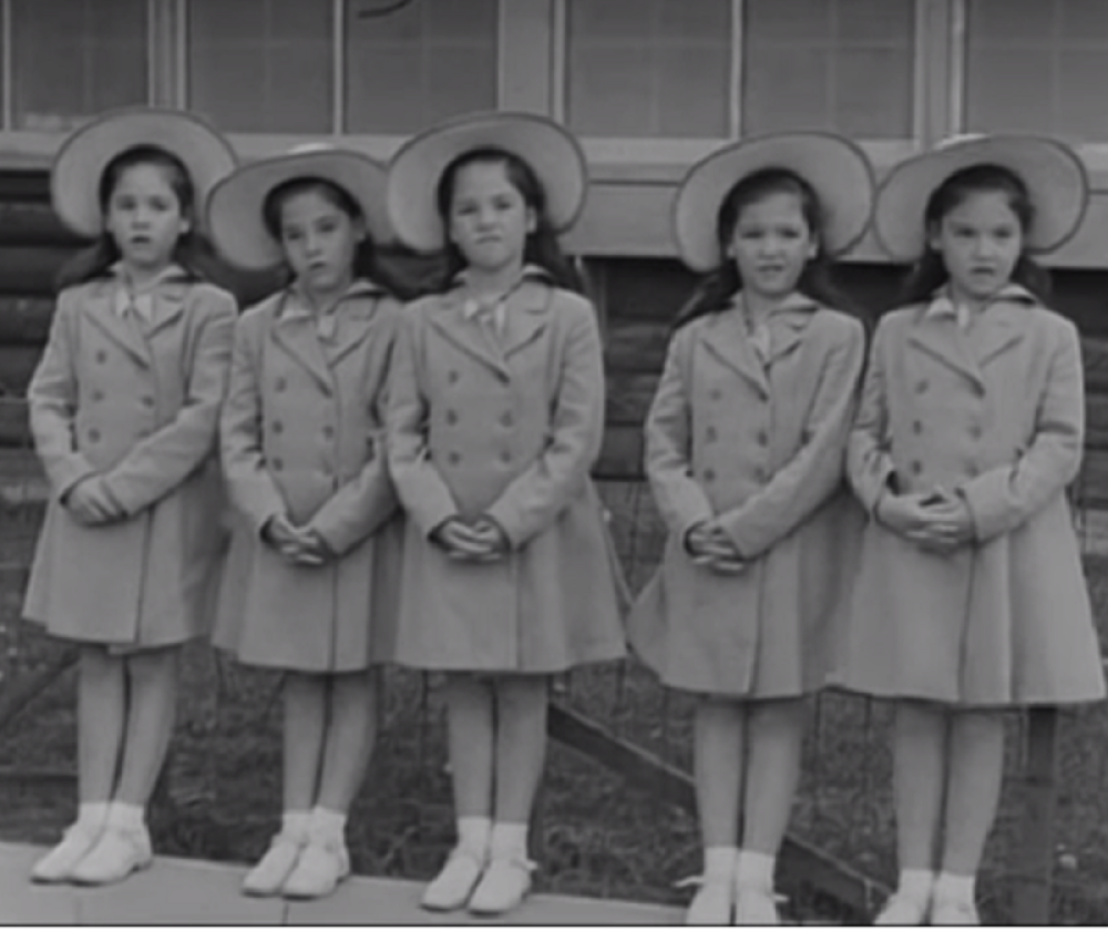 Život ovih sestara krije jezivu tajnu, držali su ih u zatočeništvu i zgrnuli bogatstvo na njima! (VIDEO)