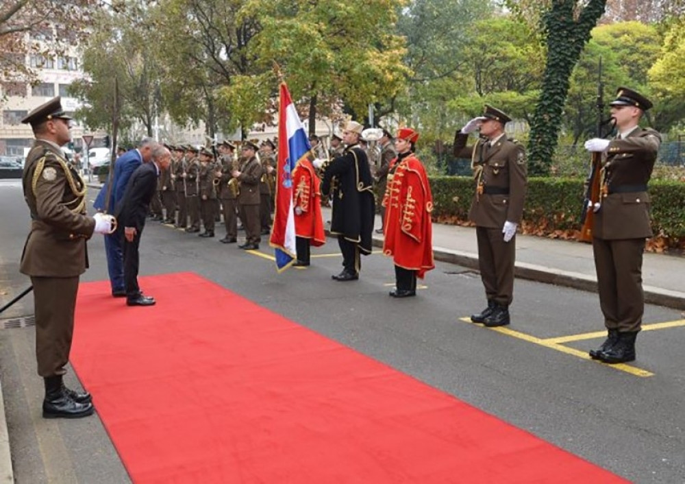 Komšije obučavaju šiptarske vojnike (FOTO)