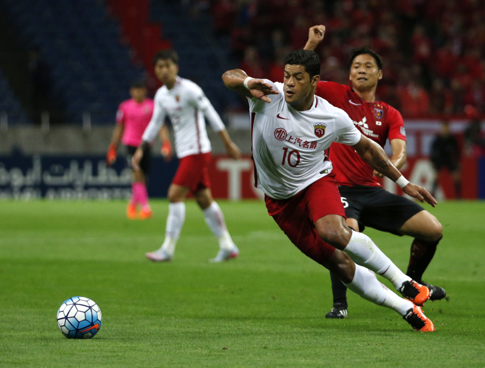 Fudbalska zvezda oženila prelepu nećaku bivše žene zbog papira (FOTO)