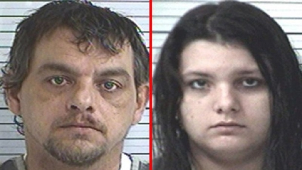 Otac (39) i ćerka (19) uhvaćeni na delu! Komšije ih uhvatile dok su imali seks u dvorištu!