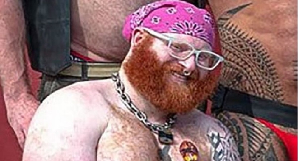 Mladić je bio sluga svom partneru, i morao je da nosi lanac oko vrata, da uzme prezime "GOSPODARA" (FOTO/VIDEO)