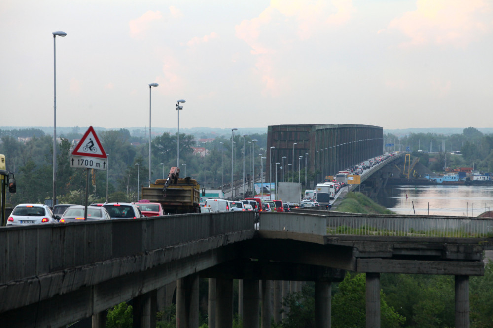 Na Pančevačkom mostu u smeru ka Pančevu radovi do 18 časova