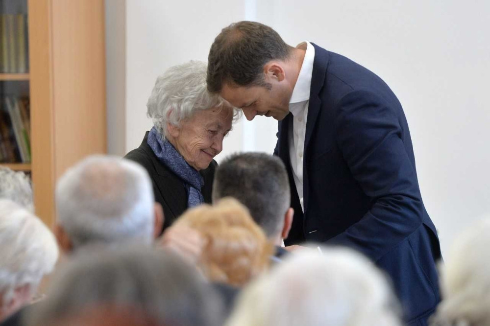 Stiže penzija za oktobar koja će biti nikad veća, ali ni tu nije kraj iznenađenjima!