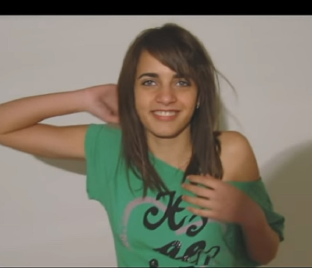 SA SAMO 14 GODINA SNIMALA JE SCENE SE*SA: A sada je glavna u domaćim serijama! (FOTO)