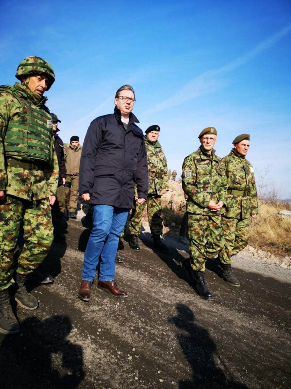 Vučić zagrmeo o Vojsci Srbije, stižu gromade iz Rusije! (FOTO)