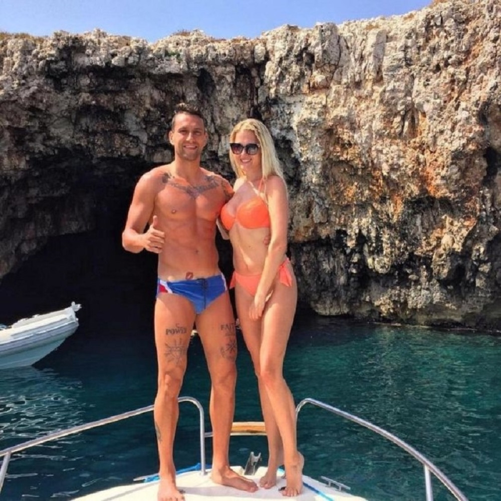 Naš fudbaler se razveo posle 11 godina braka i već je našao novu devojku!