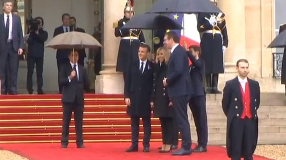 Panika u Francuskoj pred posetu Makrona Beogradu, mediji ističu TRI KAMENA SPOTICANJA
